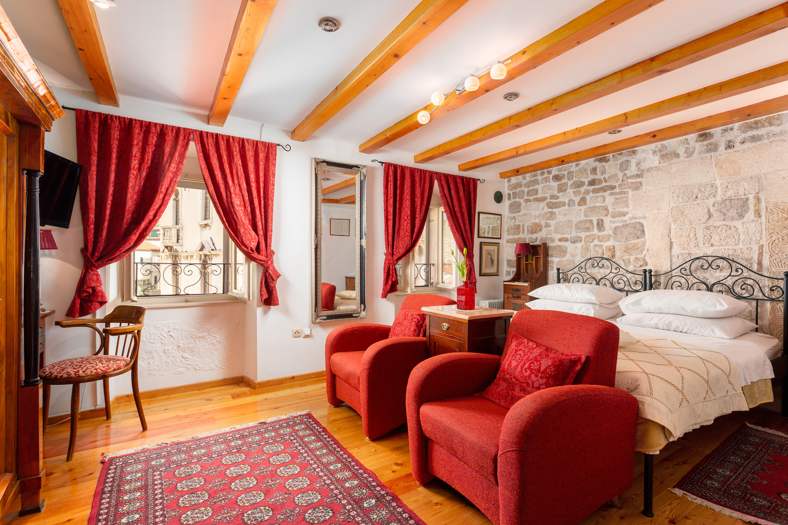 https://dalmatia-travel.com/Luxury Promenade Room